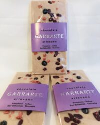 Tableta chocolate blanco con frutos rojos